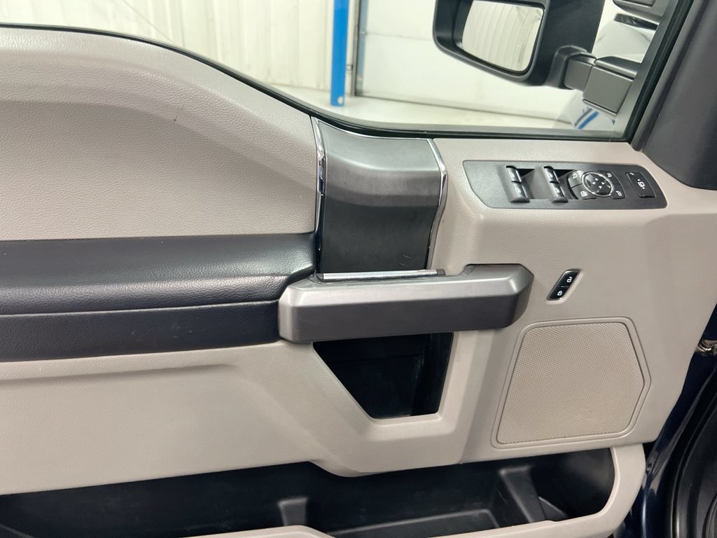 Used 2020 Ford F350 XLT w/ XLT Premium Package AWD/4WD image 21