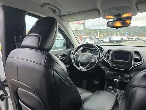 Used 2021 Jeep Cherokee Latitude Plus image 10