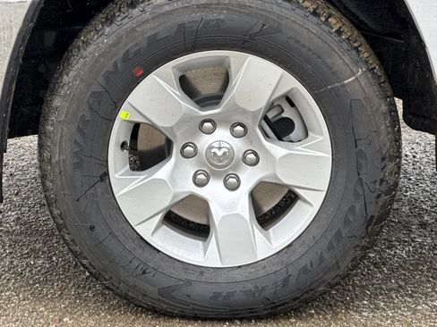 New 2026 RAM 1500 4x4 Crew Cab image 23