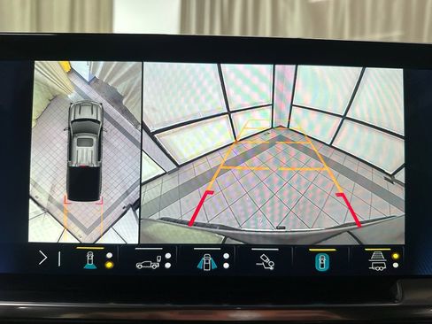 Certified 2023 Chevrolet Silverado 1500 LTZ w/ Technology Package image 31