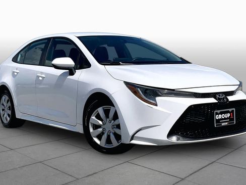 Used 2021 Toyota Corolla LE FWD image 3