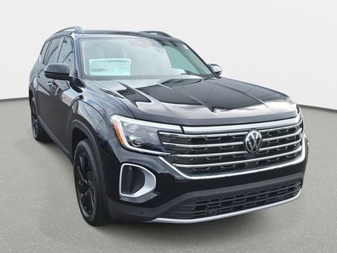 New 2026 Volkswagen Atlas SE FWD image 3