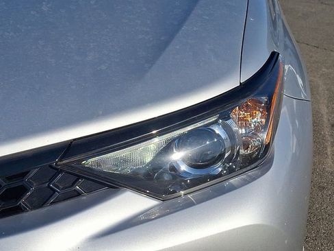 Used 2018 Toyota Corolla iM image 9