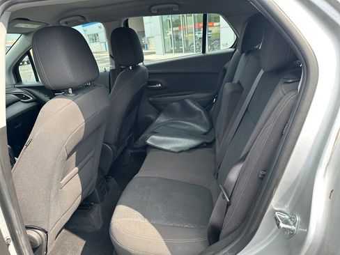 Used 2018 Chevrolet Trax LS image 17