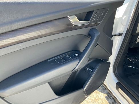 Used 2020 Audi Q5 e Premium w/ Convenience Package image 25
