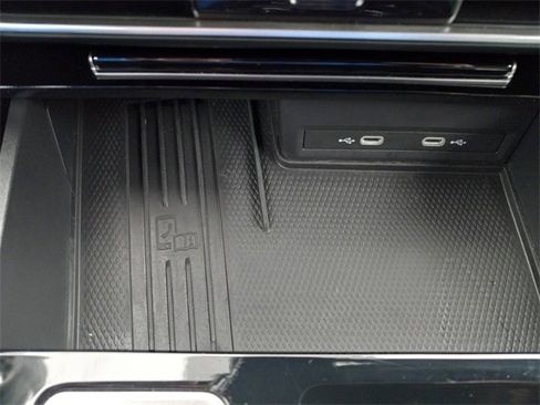 Used 2025 Volkswagen Atlas Cross Sport SE image 22