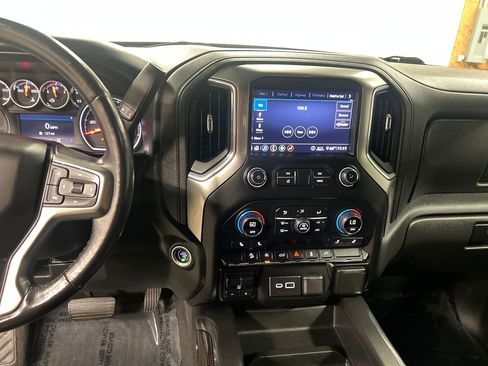 Certified 2020 Chevrolet Silverado 1500 RST image 22