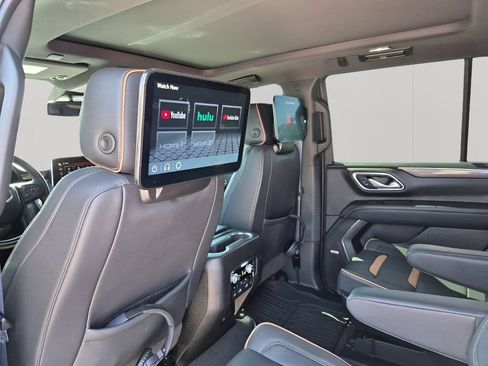Used 2024 GMC Yukon AT4 w/ Technology Package AWD/4WD image 23