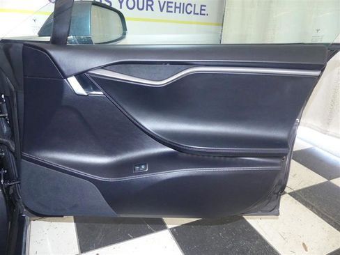 Used 2018 Tesla Model S 100D image 24