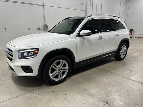 Used 2021 Mercedes-Benz GLB 250 4MATIC image 16