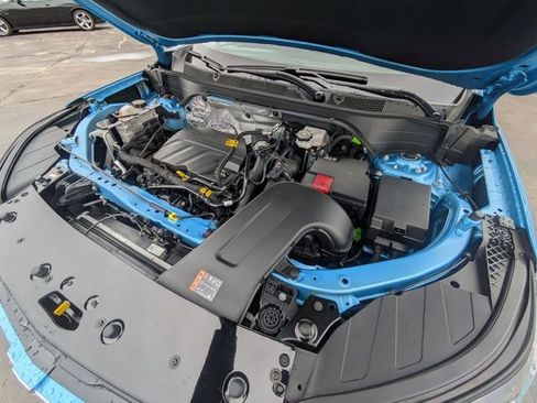 Used 2025 Chevrolet Trax ACTIV w/ Sunroof Package image 35