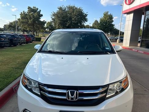 Used 2015 Honda Odyssey Touring image 2