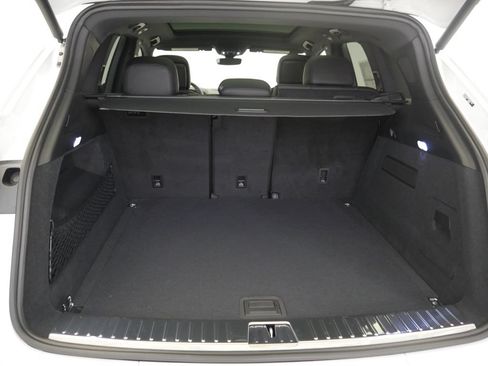 Certified 2026 Porsche Cayenne AWD/4WD image 25