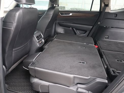 Used 2024 Volkswagen Atlas SEL Premium R-Line image 38