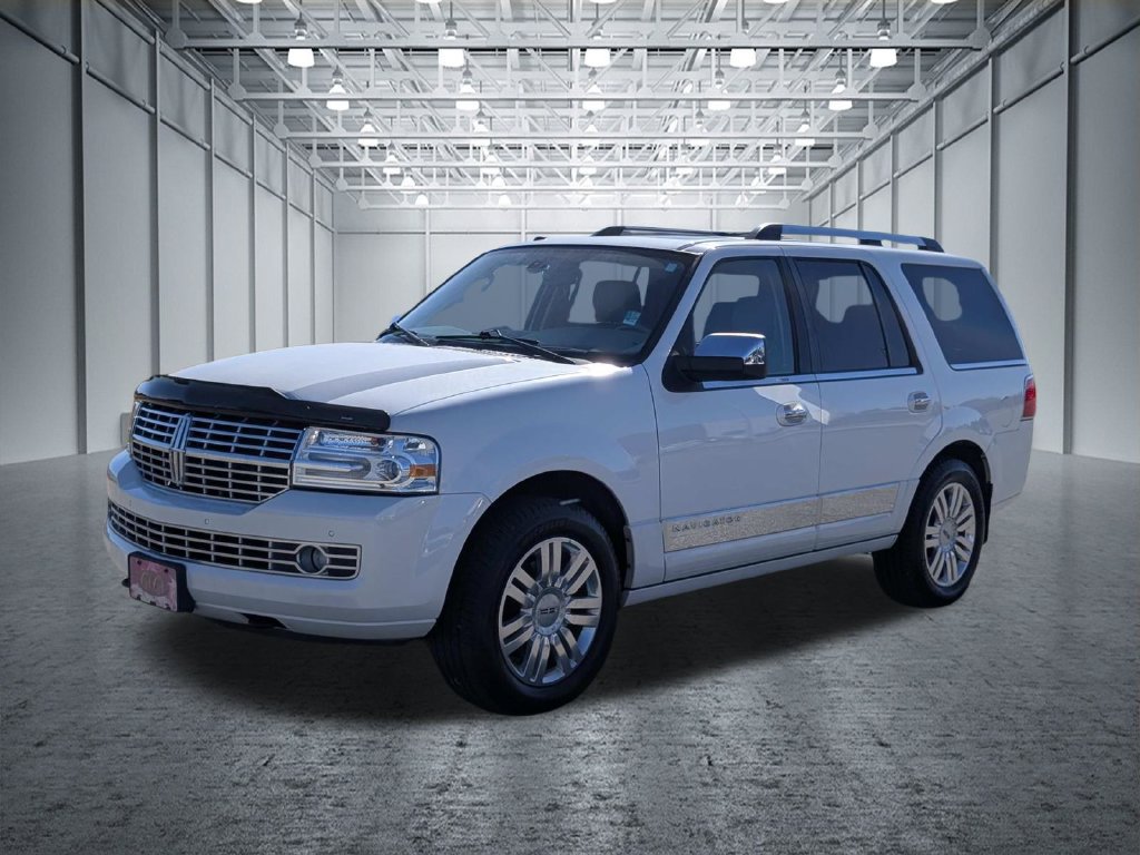 Used 2014 Lincoln Navigator 2WD image 4