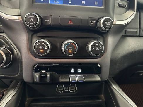 Used 2022 RAM 1500 Big Horn AWD/4WD image 30