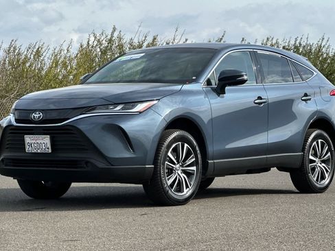 Used 2024 Toyota Venza LE image 7