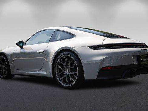 Used 2025 Porsche 911 Carrera image 5