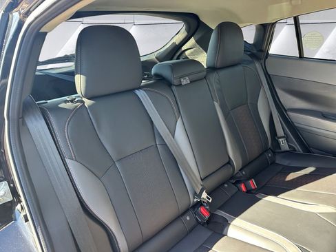 Certified 2025 Subaru Crosstrek 2.5i Limited w/ Crosstrek Mirror Package image 16