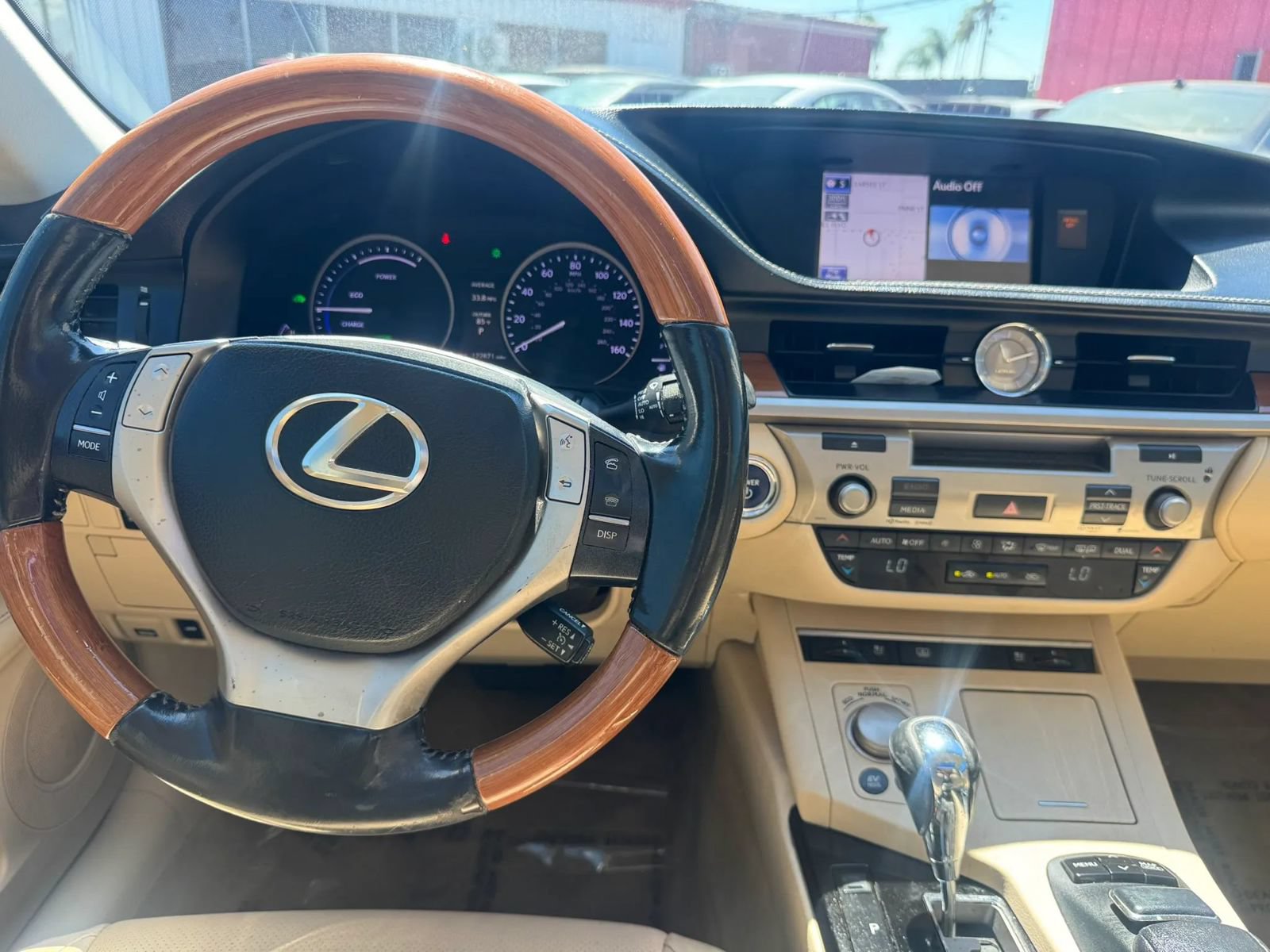 Used 2013 Lexus ES 300h w/ Luxury Pkg FWD image 30
