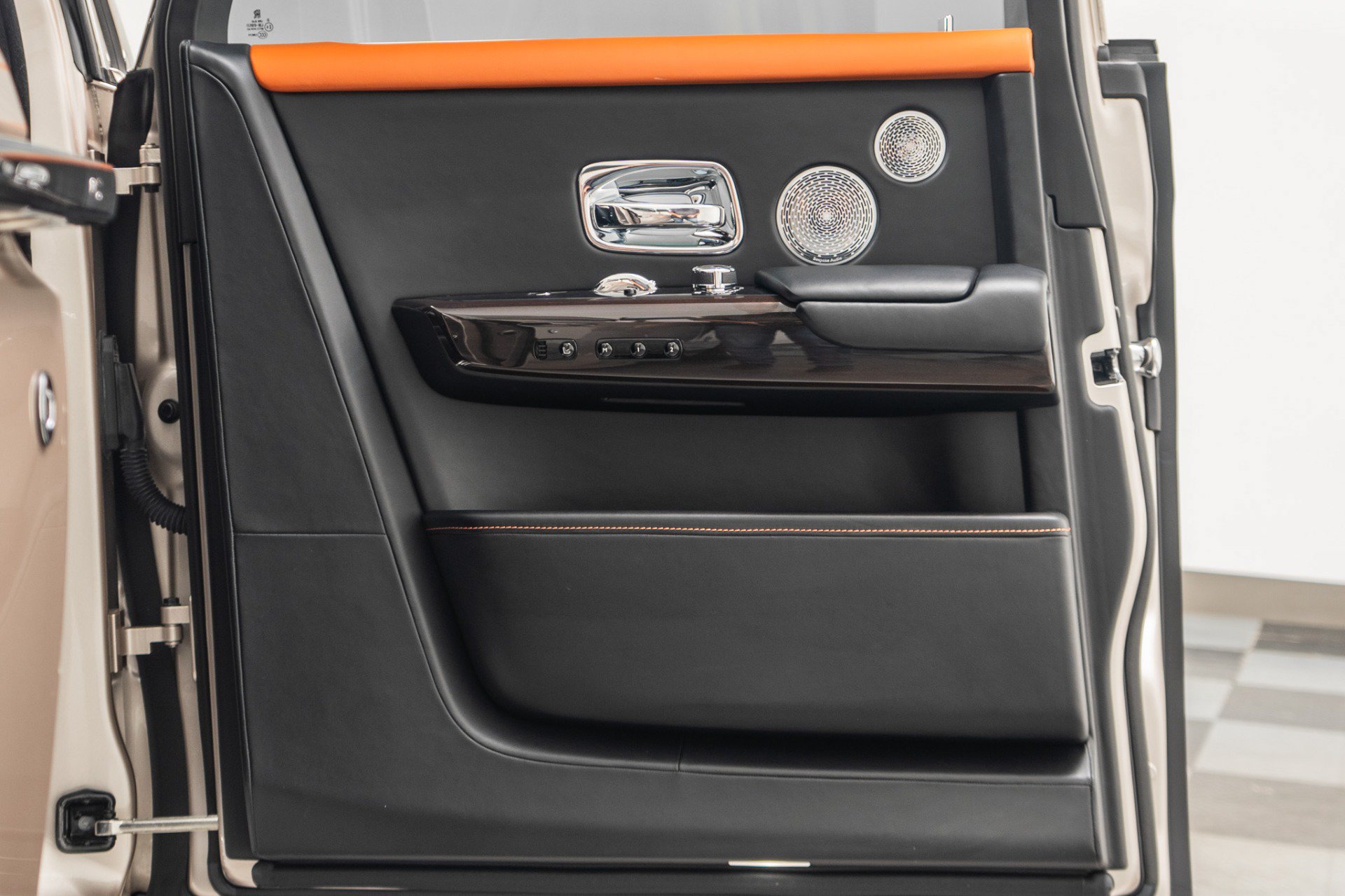 Used 2019 Rolls-Royce Phantom Sedan RWD image 45