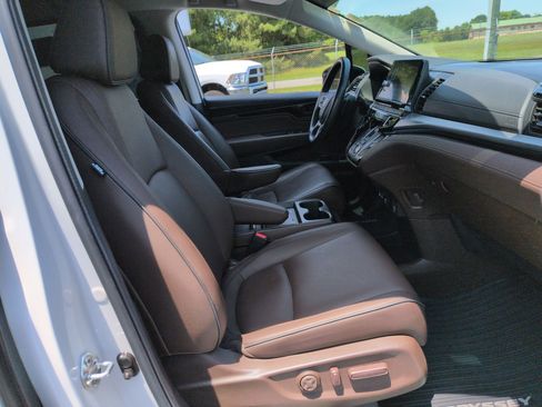 Used 2025 Honda Odyssey Touring image 37