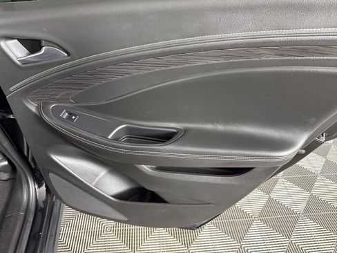 Used 2017 Buick Envision Essence FWD image 36