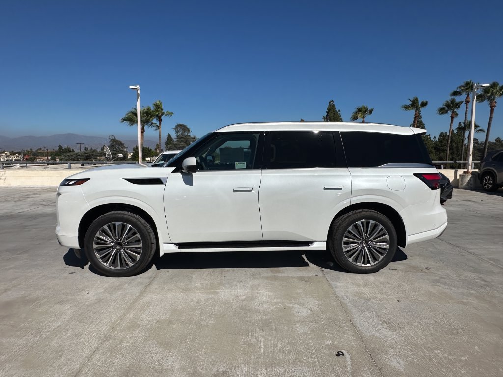 New 2027 INFINITI QX80 Luxe RWD image 3