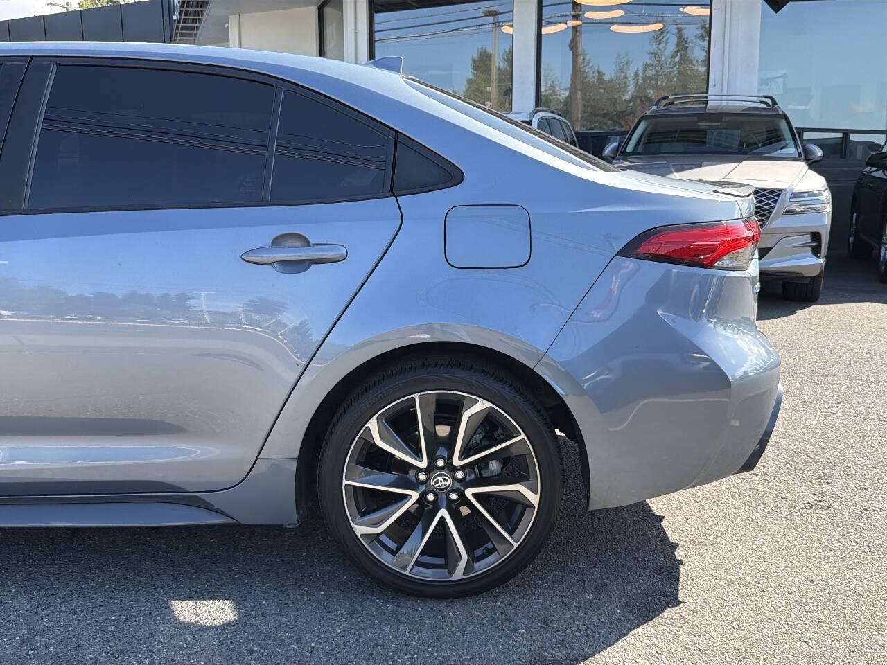Used 2020 Toyota Corolla XSE FWD image 3