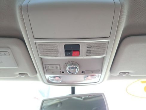 Used 2015 Volkswagen Passat TDI SEL Premium image 19