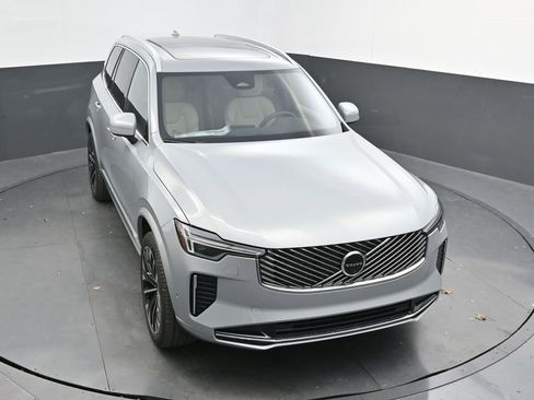 New 2026 Volvo XC90 B6 Plus w/ Protection Package Premier image 28