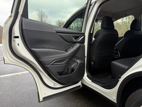 Used 2019 Subaru Forester Premium image 23