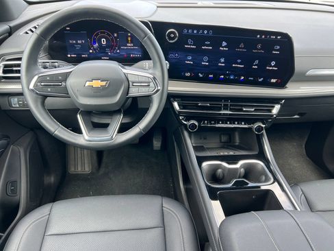 Certified 2026 Chevrolet Traverse LT AWD/4WD image 4