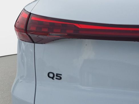 Certified 2025 Audi Q5 Premium w/ Convenience Package AWD/4WD image 25