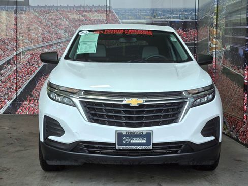 Used 2022 Chevrolet Equinox LS image 3