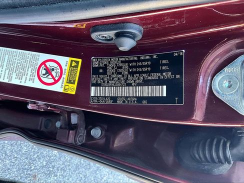 Used 2018 Toyota Highlander Limited AWD/4WD image 19