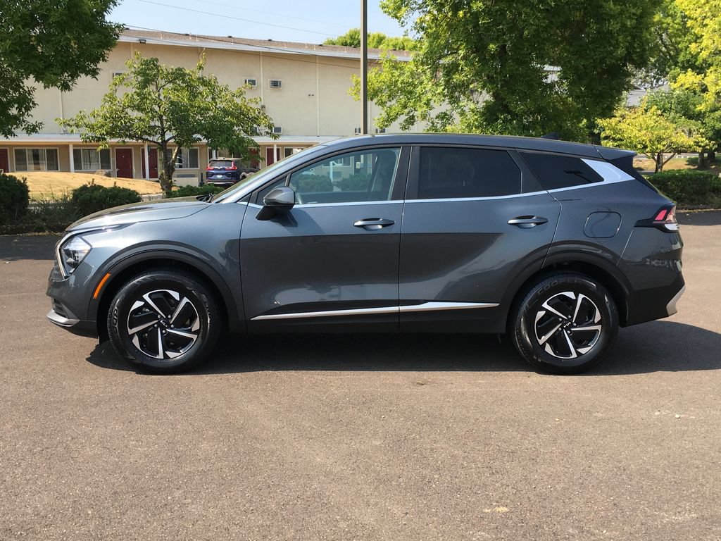 Used 2023 Kia Sportage LX AWD/4WD image 3