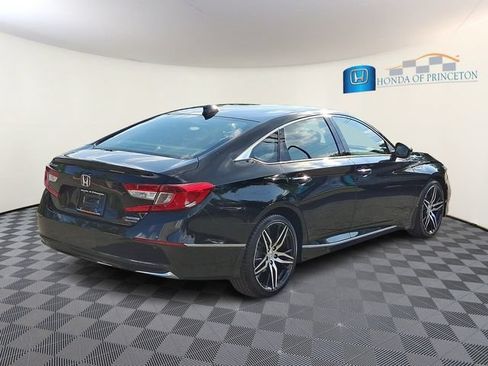 Used 2022 Honda Accord Touring image 6