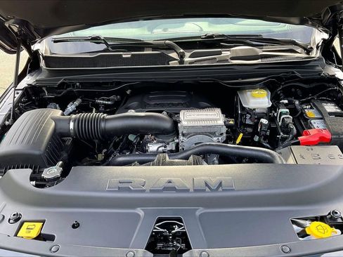 New 2026 RAM 1500 Laramie AWD/4WD image 34