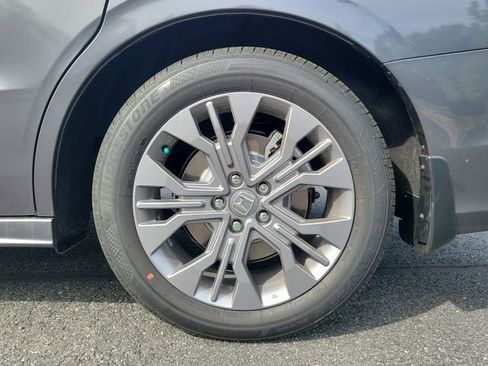 New 2026 Honda Odyssey Touring image 7