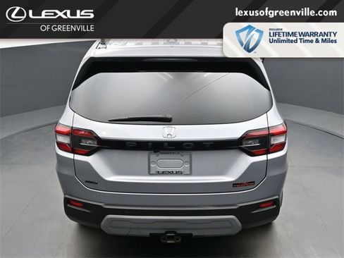 Used 2025 Honda Pilot TrailSport image 21