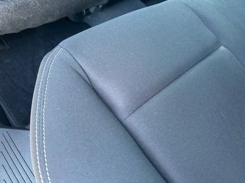 Used 2025 Nissan Rogue S image 12