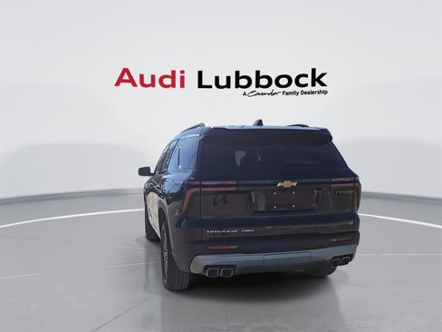 Used 2024 Chevrolet Traverse LT image 7