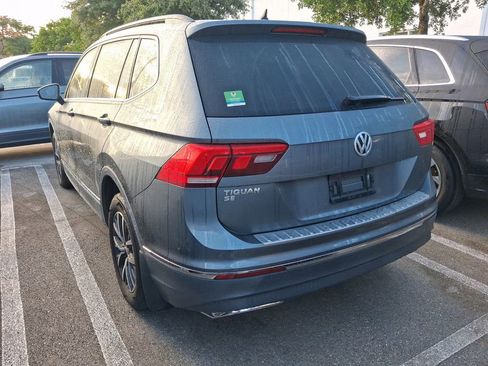 Used 2020 Volkswagen Tiguan SE w/ Panoramic Sunroof Package FWD image 6