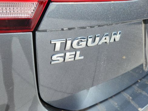 Used 2020 Volkswagen Tiguan SEL image 12