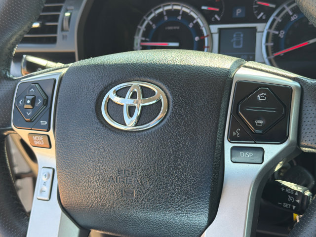Used 2017 Toyota 4Runner SR5 AWD/4WD image 33