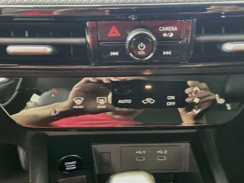 New 2026 Nissan Kicks SR w/ Cold Weather Package FWD image 11