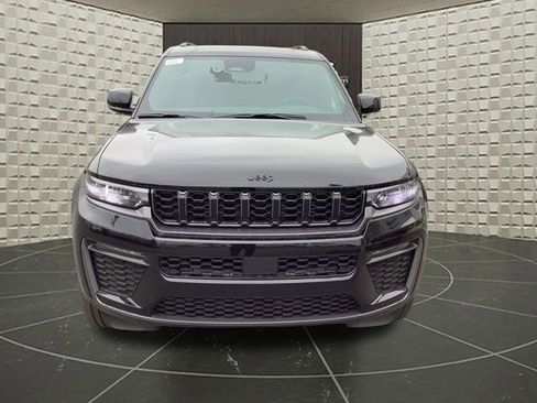 New 2026 Jeep Grand Cherokee L Limited w/ Limited Altitude Package AWD/4WD image 3