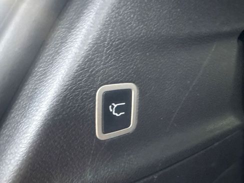 Used 2025 Chrysler Pacifica Select FWD image 33
