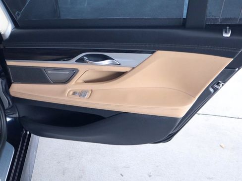 Used 2017 BMW 740i RWD image 38